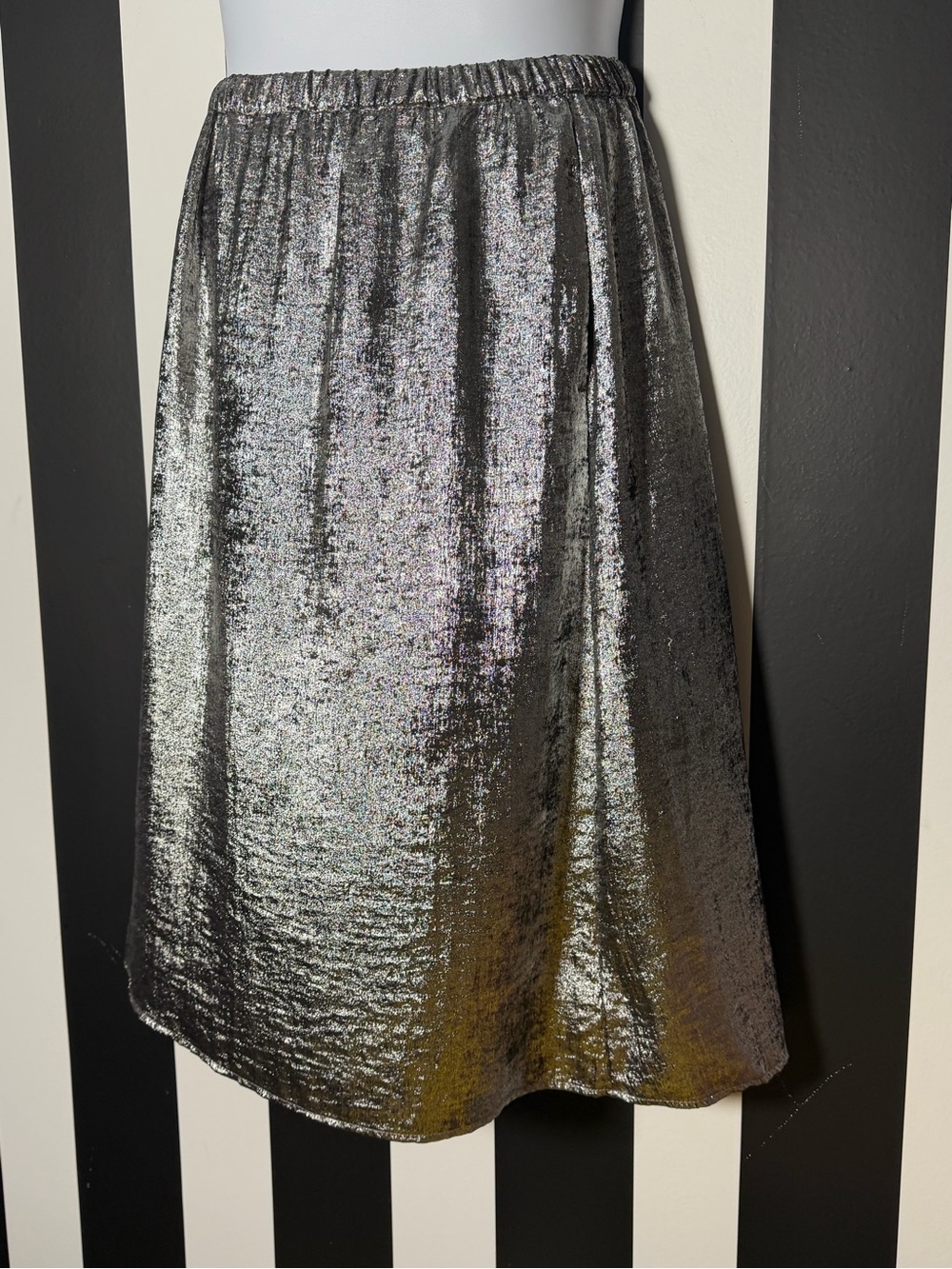 Old Navy Metallic Silver A-Line Skirt w/ Pockets & Elastic Waistband SZ Large P